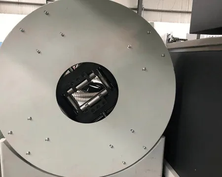 Лазерный станок для резки труб и металло-профиля 3-12 м.  BOSSLASER TubeCutter