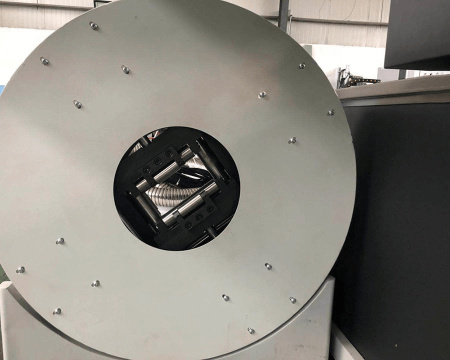 Лазерный станок для резки труб и металло-профиля 3-12 м.  BOSSLASER TubeCutter